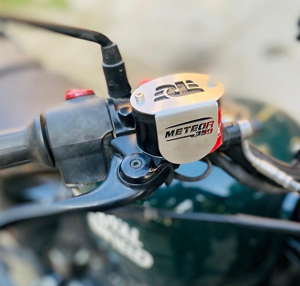 BSO OBEROI'S Traders Meteor 350 Front Disc Brake Fluid Reservoir Cap Cover Guard Protector for Royal Enfield