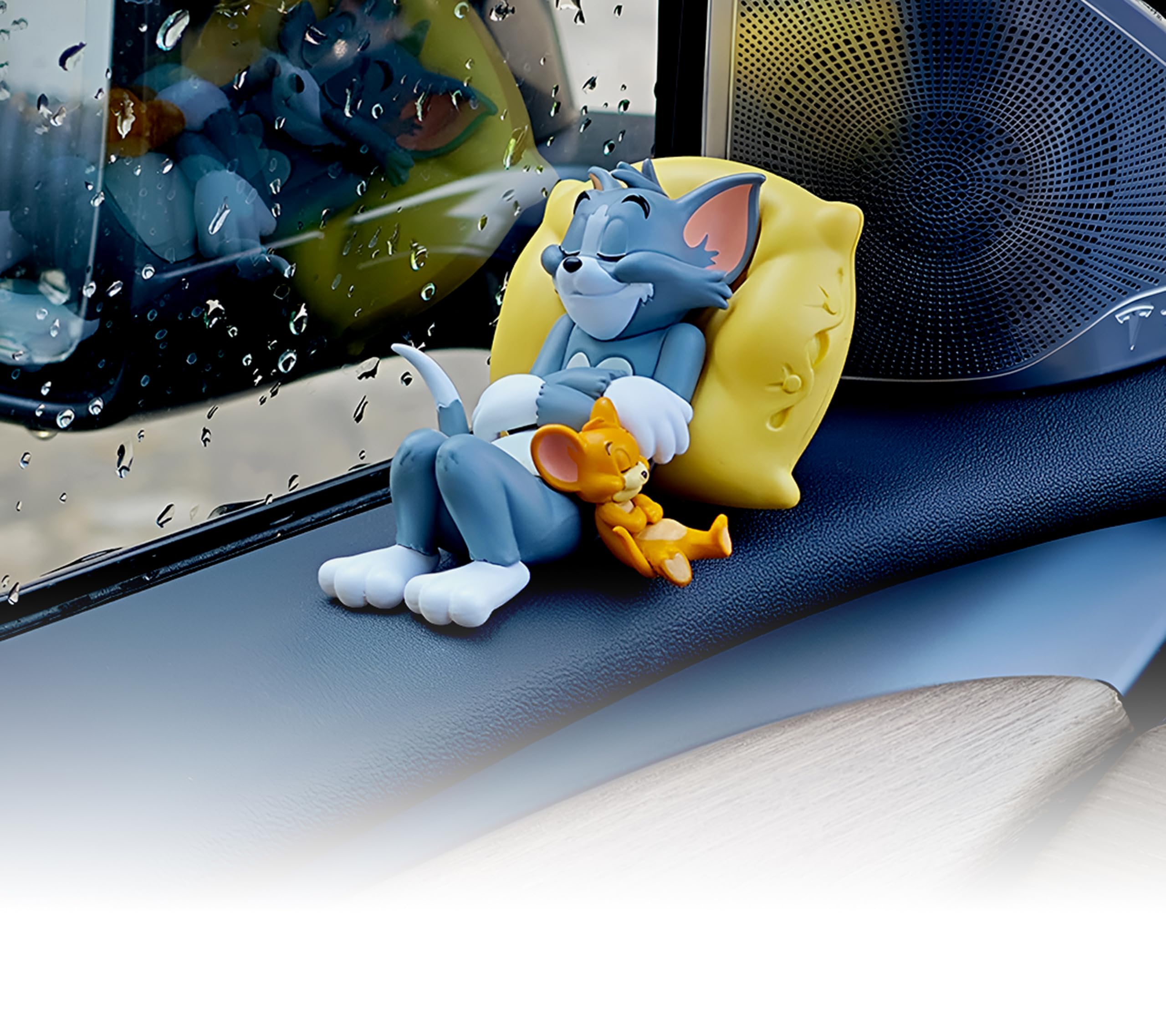 Car Dashboard Combo | Tom & Jerry and Cute Doll with Cute Couple Figurines Holding Balloons | Dashboard Doll, Car Showpiece | Home Office Table Decorative Idol Car Interior Decoration